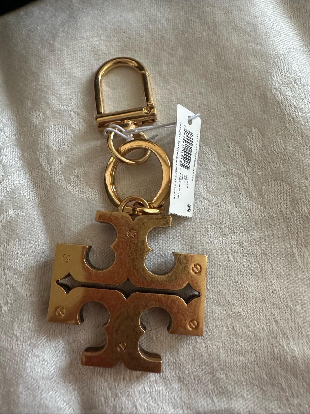 Tory Burch Gold Hardware Tortoiseshell Logo Keychain - Picture 2 of 3